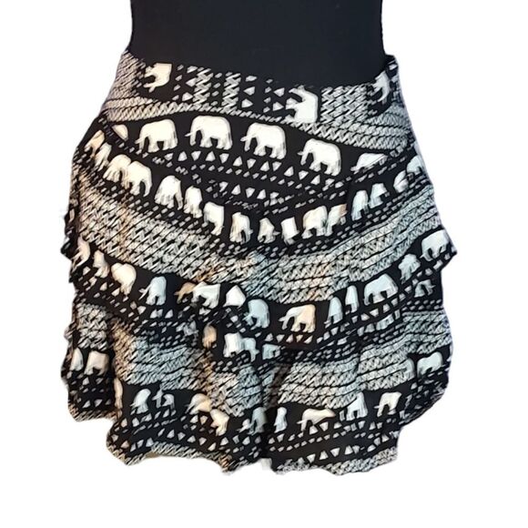 Bethany Mota Black and White Elephant Print Ruffle Mini Skirt Small - Picture 2 of 5